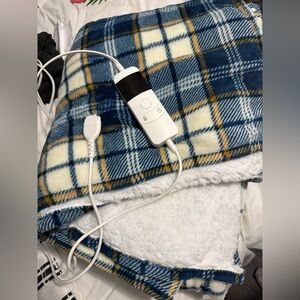Electric Heated Blanket – Blue Plaid Sherpa – Soft & Cozy – Excellent Condition